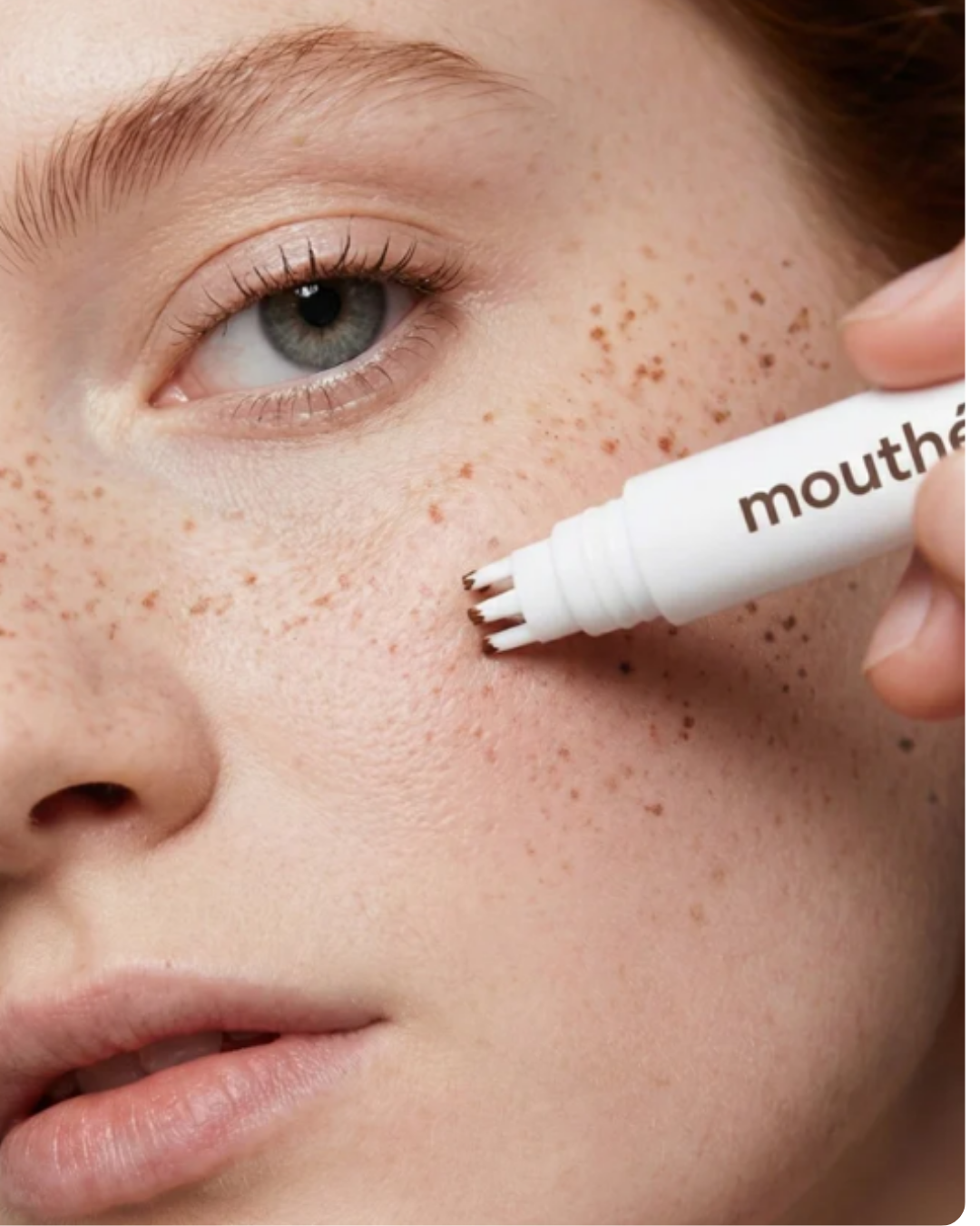 Mouth&eacute; Freckle Stamp &mdash; aplicaci&oacute;n